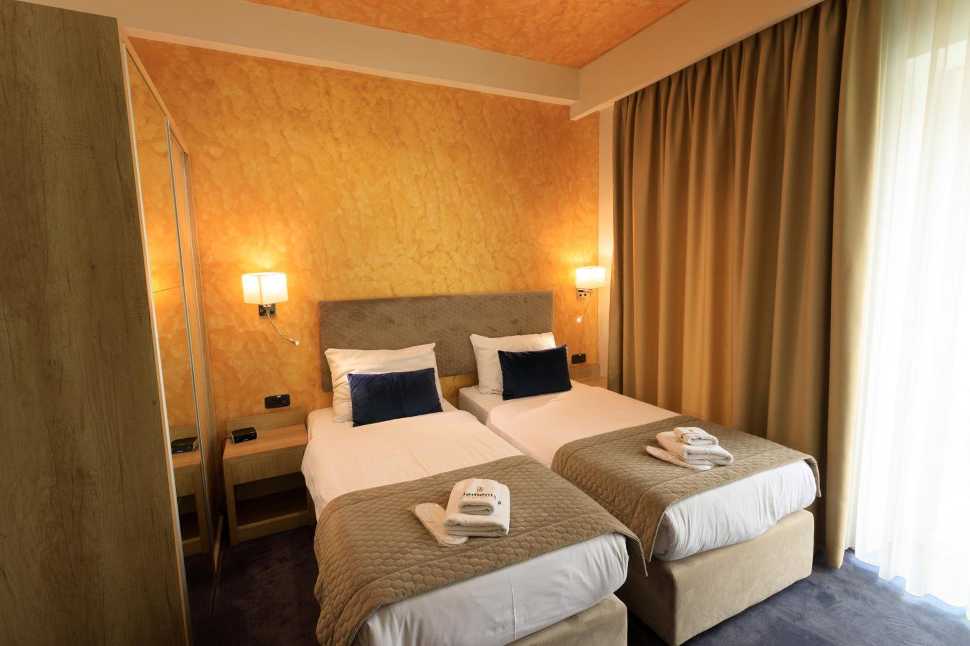 Hotel Elements Нови пазар Екстериор снимка